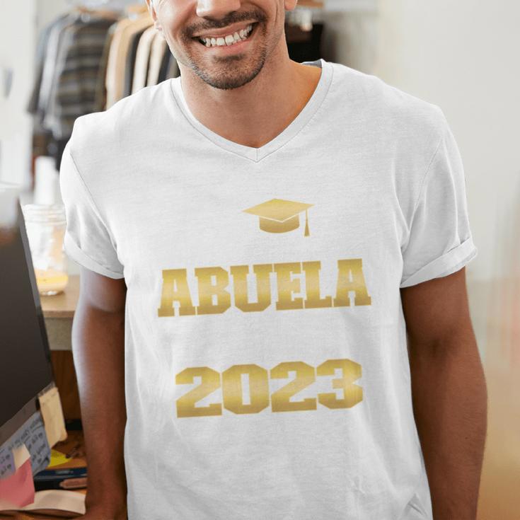 Proud Abuela Class Of 2023 PHD Graduate Doctorate Graduation Men's V-Neck T-Shirt