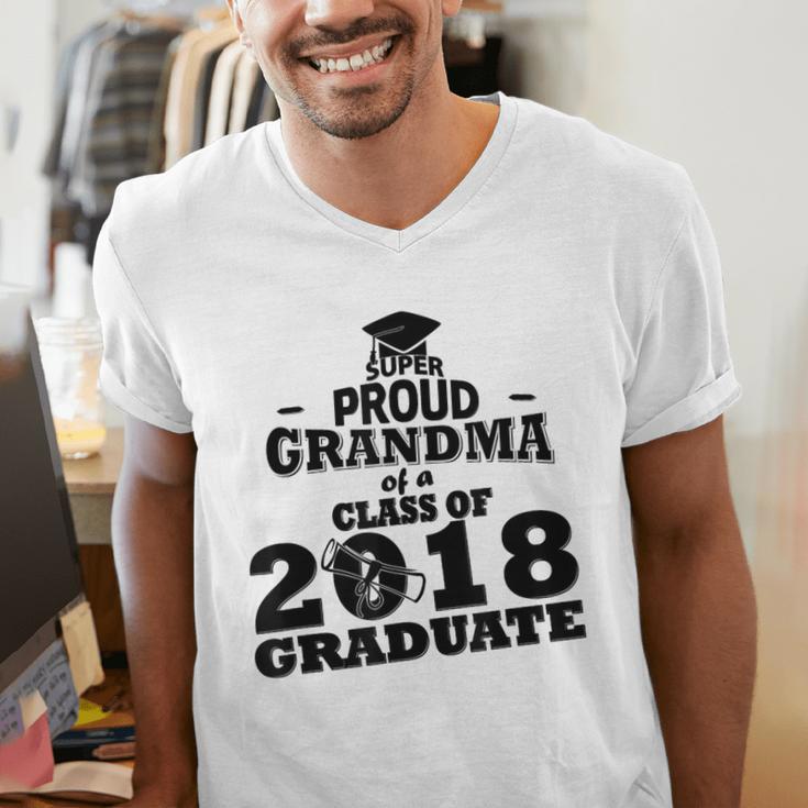 Proud Grandma Of A Class Of 2018 Tee Graduate Graduation Z1 Men's V-Neck T-Shirt