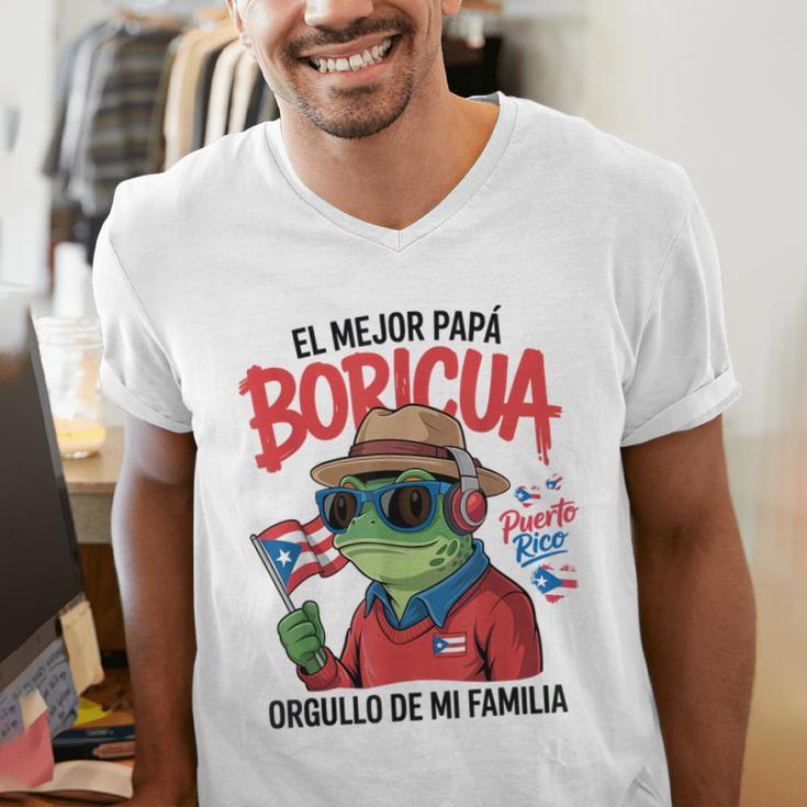 Puerto Rican Dad Idea For Men & Papá Boricua Coqui Frog Men's V-Neck T-Shirt