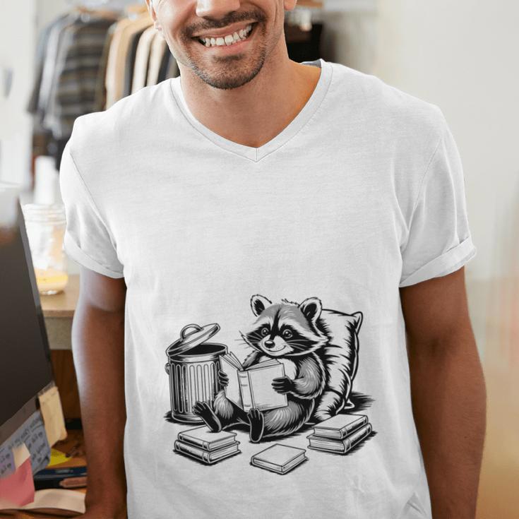 Raccoon Reading A Book Vintage Trash Reader Men's V-Neck T-Shirt