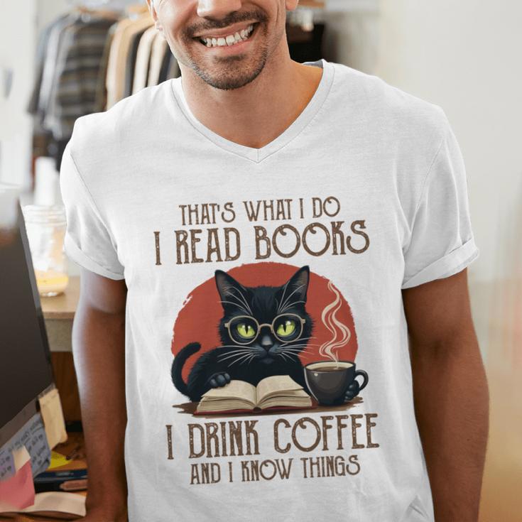 i Read Books And i Know Things Cat Reading Coffee Men's V-Neck T-Shirt