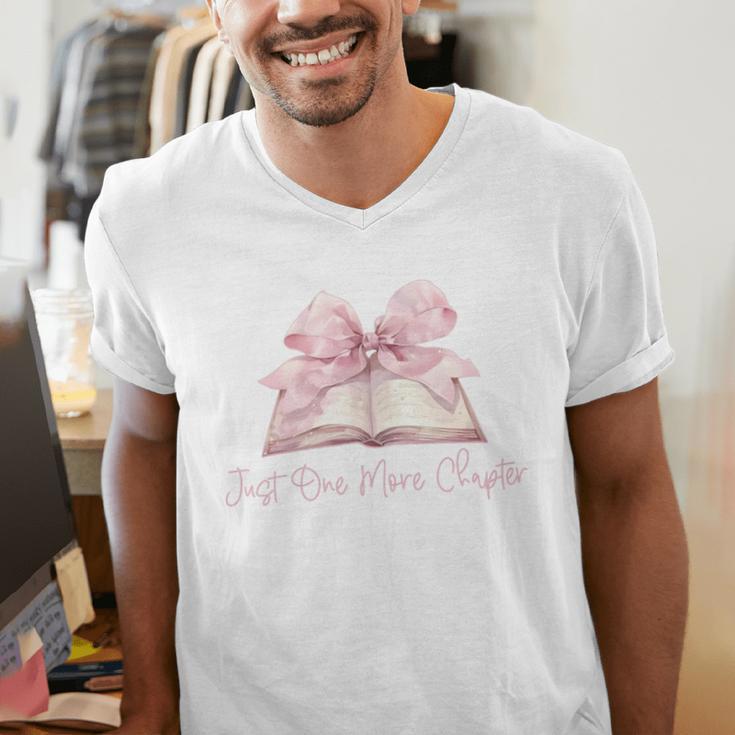Reading Books Mom Mothers Day Coquette Pink Bow Book Lovers Men's V-Neck T-Shirt Reading Books Mom Mothers Day Coquette Pink Bow Book Lovers Men's V-Neck T-Shirt