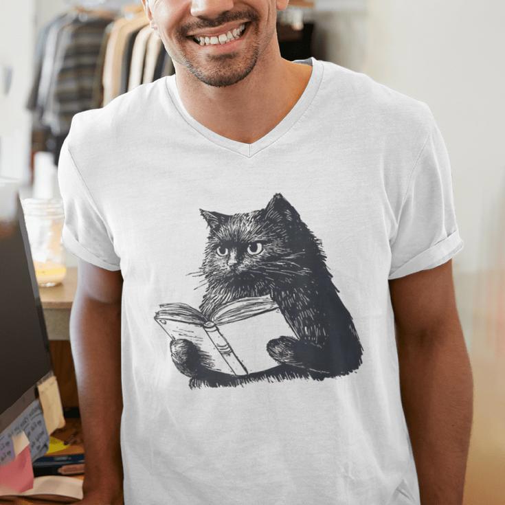 Reading Cat Cat Book Lover Men's V-Neck T-Shirt