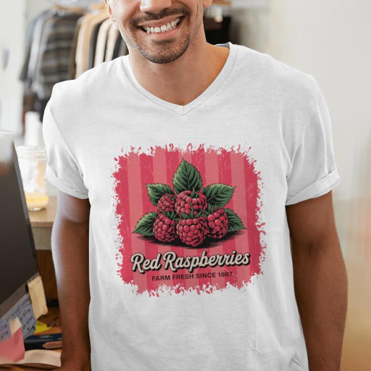Red Raspberries Farm Fresh Since 1987 Nostalgia Men's V-Neck T-Shirt Red Raspberries Farm Fresh Since 1987 Nostalgia Men's V-Neck T-Shirt