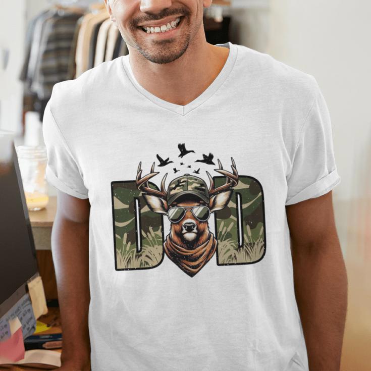 Retro Camo Dad Hunting Camouflage Deer Matching Men's V-Neck T-Shirt