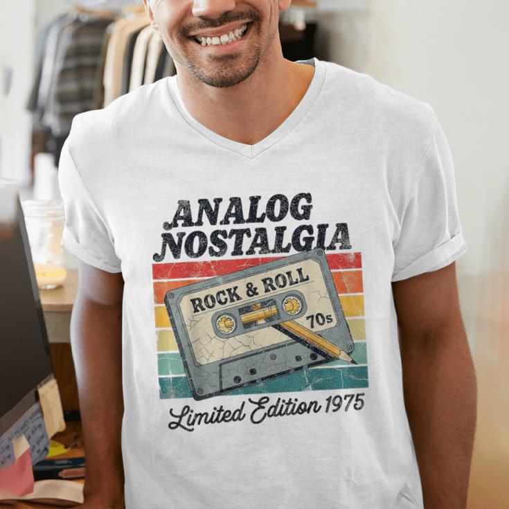 Retro Cassette Case 70s Vintage Music Analog Nostalgia Men's V-Neck T-Shirt