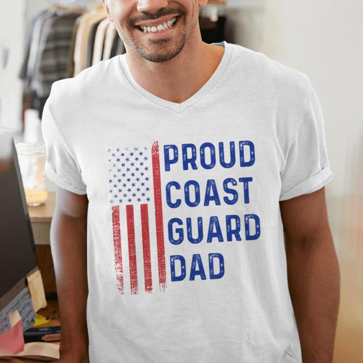 Retro Proud Coast Guard Dad Graduation Dad Usa Flag Outfit Men's V-Neck T-Shirt