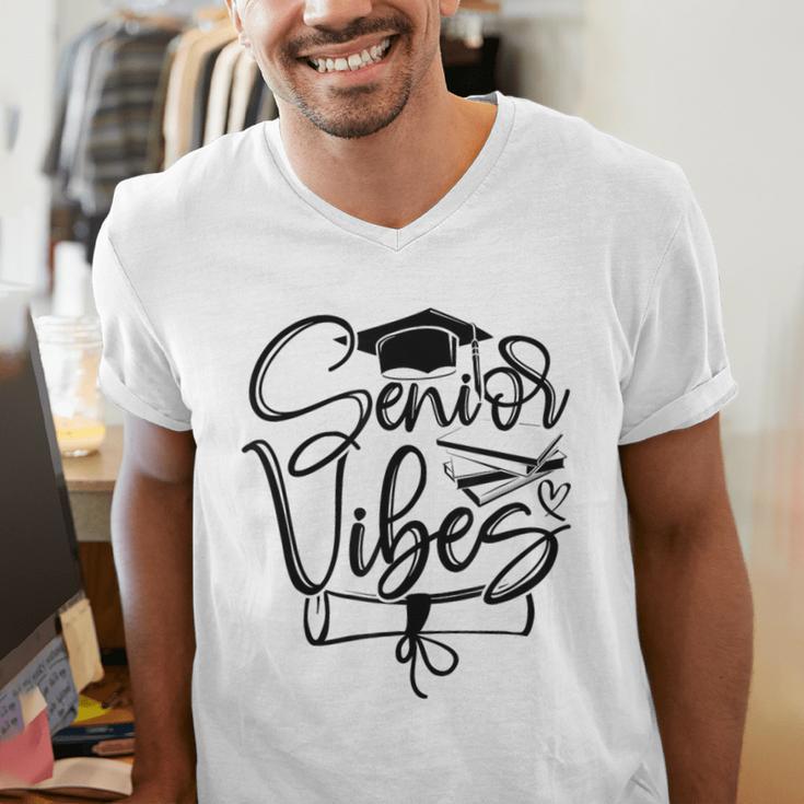 That Says Senior Vibes Graduation Diploma School Spirit Men's V-Neck T-Shirt