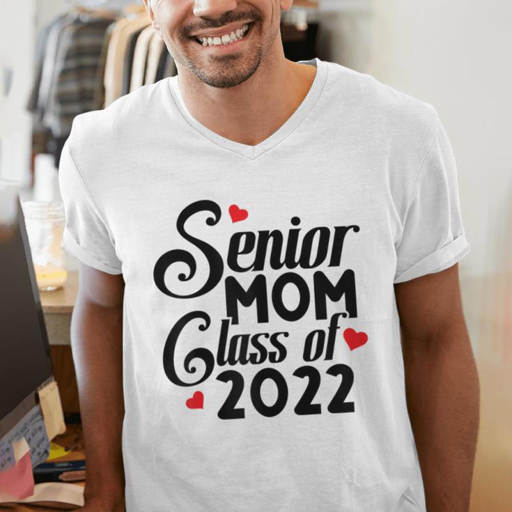 Senior Class Of 2022 School Graduation Mom Men's V-Neck T-Shirt