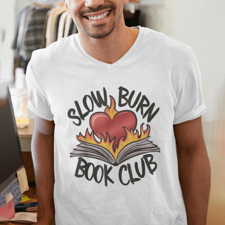Slow Burn Book Club Romantasy Trope Smut Dark Romance Reader Men's V-Neck T-Shirt