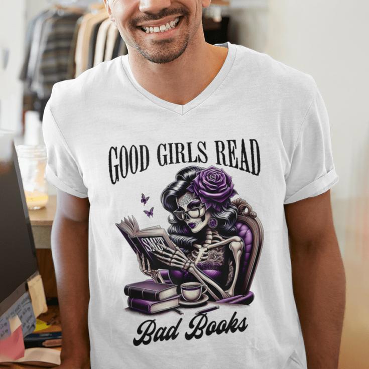 Smut Book Reading Smutty Good That Girls Read Bad Books Men's V-Neck T-Shirt