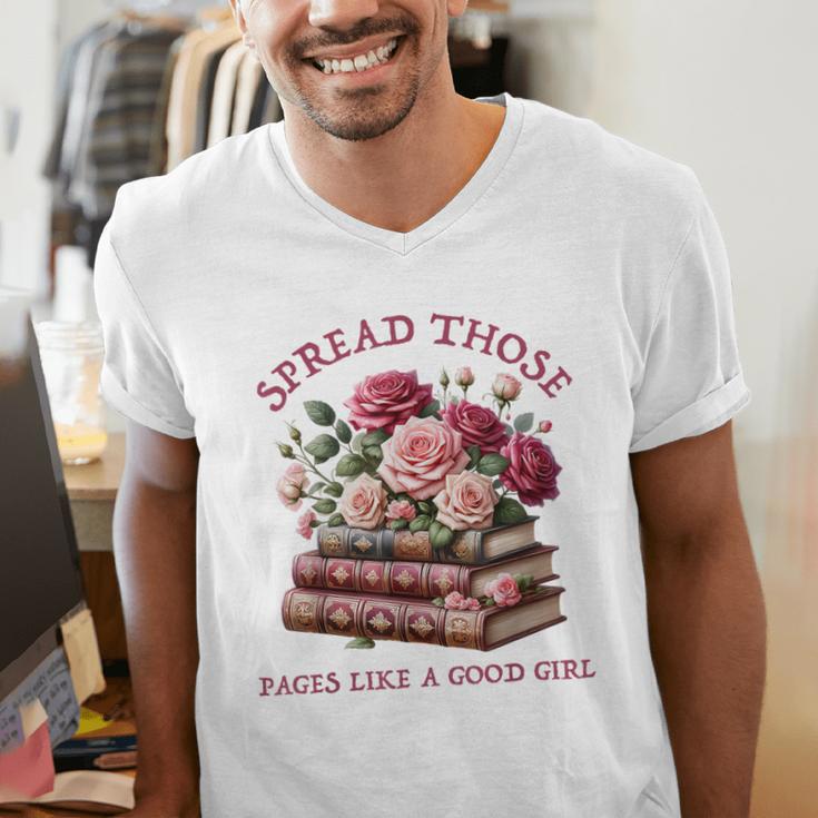 Spicy Books Spread Those Pages Like A Good Girl Dark Romance Men's V-Neck T-Shirt