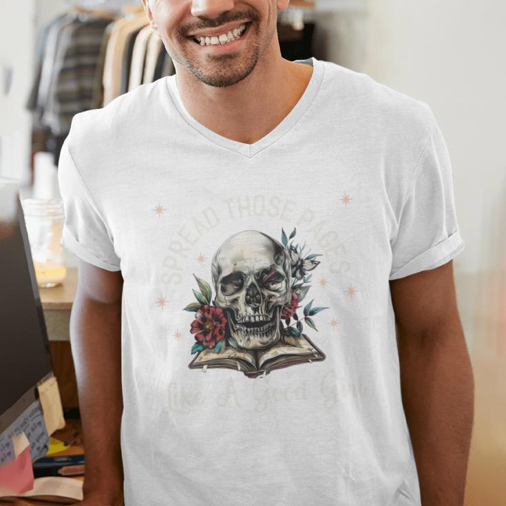 Spread Those Pages Like A Good Girl Dark Romance Smutt Books Men's V-Neck T-Shirt