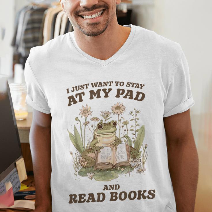 Stay At My Pad And Read Books Frog Introvert Reading Men's V-Neck T-Shirt