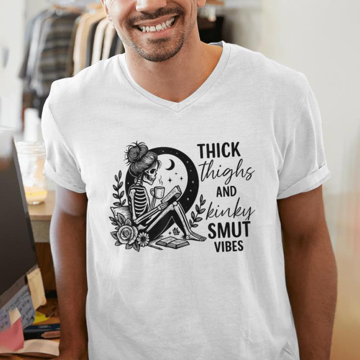 Thick Thighs And Kinky Smut Vibes Spicy Book Lovers Men's V-Neck T-Shirt
