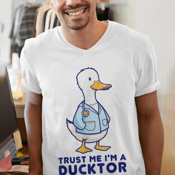 Trust Me I'm a Ducktor Doctor Sayings Graduation Men's V-Neck T-Shirt