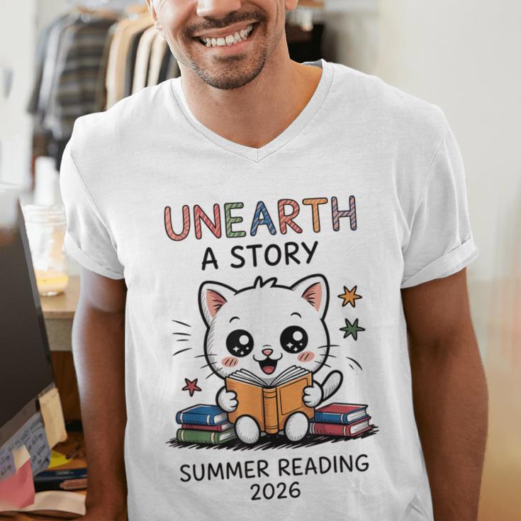 Unearth a Story Cute Kitten Summer Reading 2026 Cat Book Men's V-Neck T-Shirt