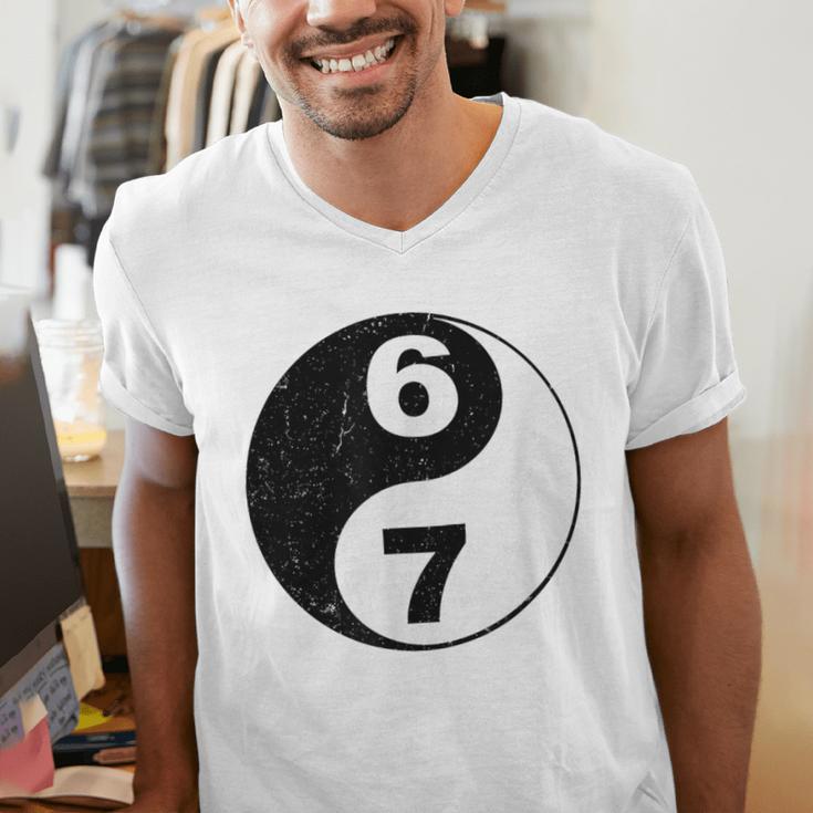Vintage 6 7 Yin Yang Namaste Six Seven Nostalgia Men's V-Neck T-Shirt
