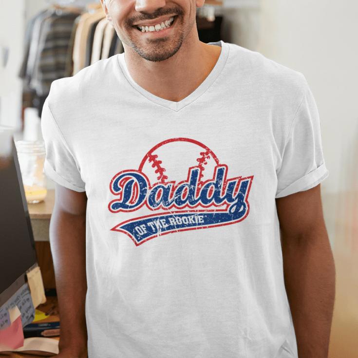 Vintage Baseball Daddy Of The Rookie Men's V-Neck T-Shirt