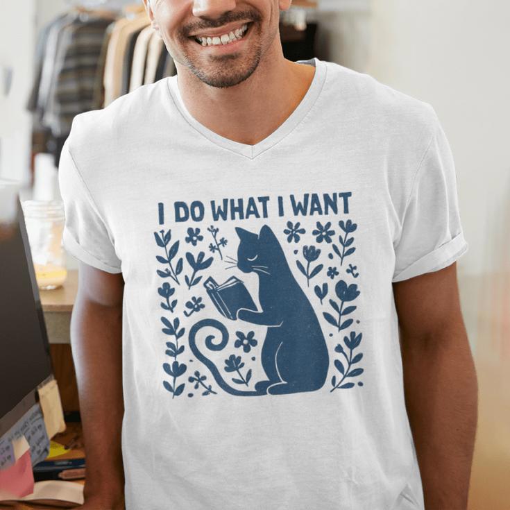 I Do What I Want Cat Reading Book Boho Flowers Vintage Men's V-Neck T-Shirt