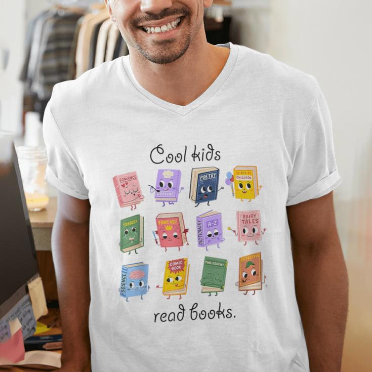 Women Cool Kids Read Books Teacher Back To School Librarian Men's V-Neck T-Shirt
