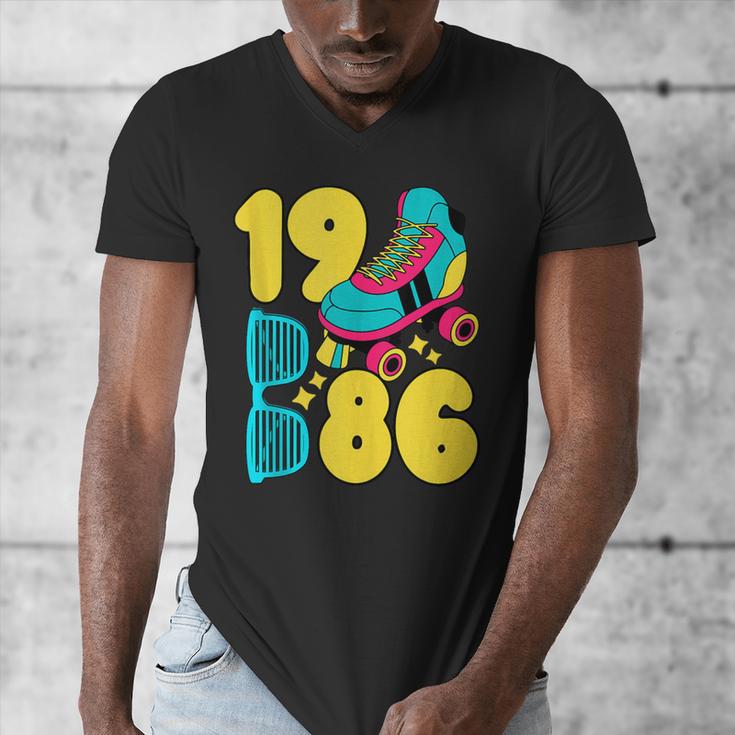 1986 Retro Raised In The 80s Old School Nostalgia Vibes Men's V-Neck T-Shirt