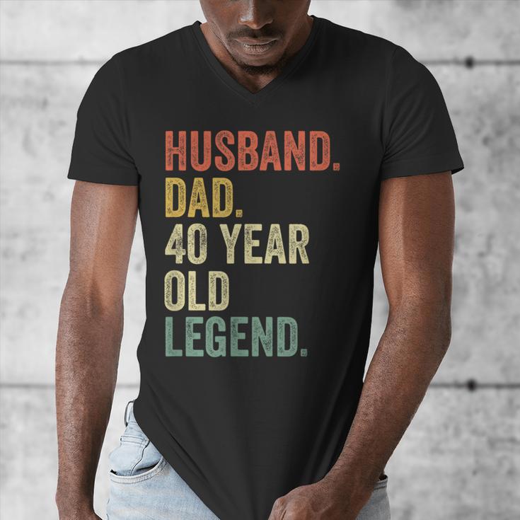 40th Birthday For Men Vintage Dad 1980 Men's V-Neck T-Shirt