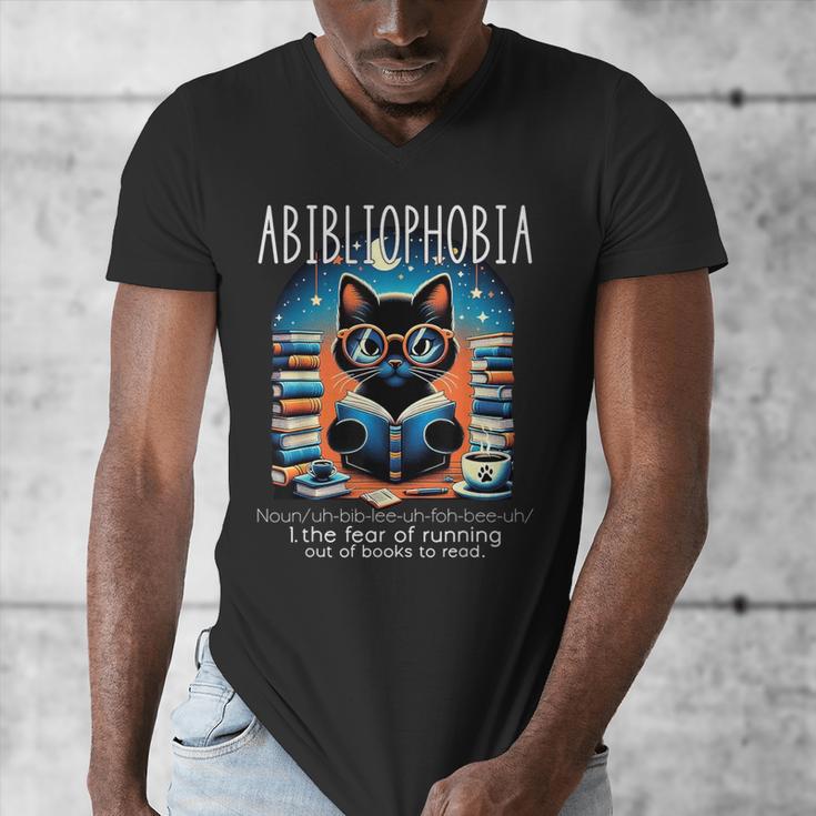 Abibliophobia Cat Reading Bookworm Reader Nerd For Men Women Girls Kids Men's V-Neck T-Shirt