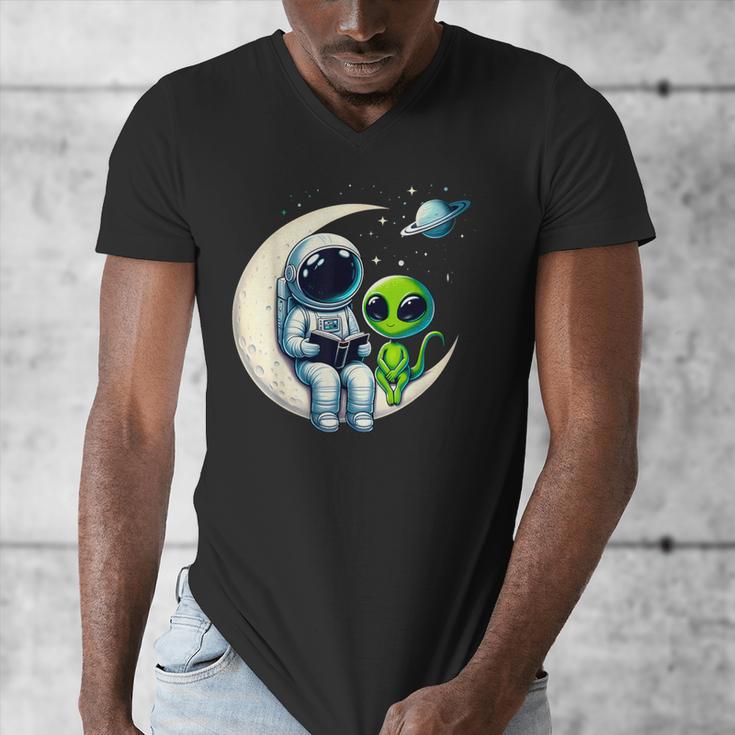 Astronaut Reading Book To Alien Shirt Moon Space Lover Kids Men's V-Neck T-Shirt Astronaut Reading Book To Alien Shirt Moon Space Lover Kids Men's V-Neck T-Shirt