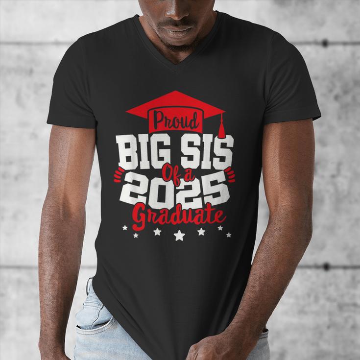 Big Sis Of a 2025 Graduate Class Senior Graduation Grad 25 Men's V-Neck T-Shirt