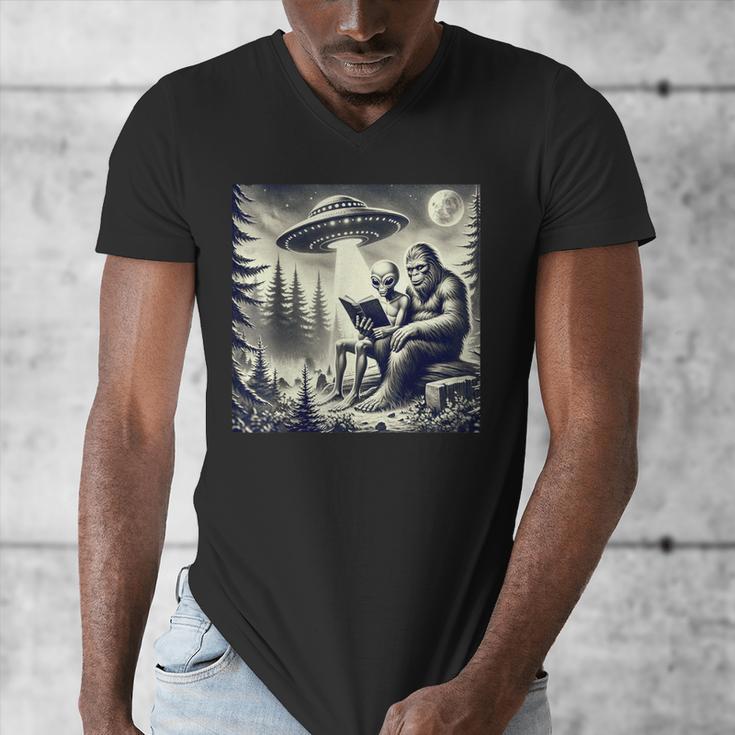 Bigfoot With Alien Reading A Book Bigfoot And UFO Men's V-Neck T-Shirt