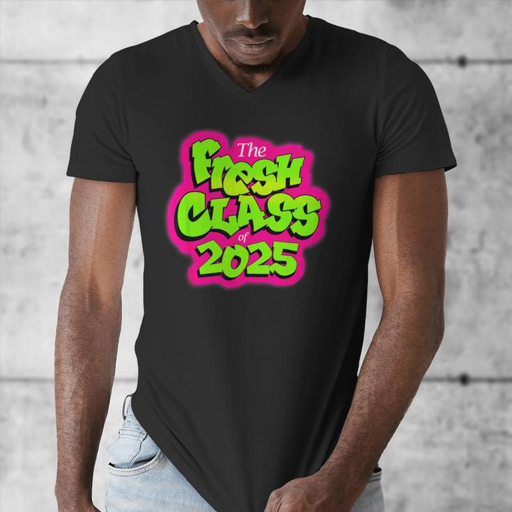 Class Of 2025 Senior Fresh 90s TV Style Retro Graduation Men's V-Neck T-Shirt