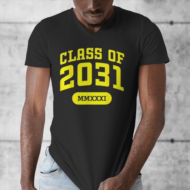 Class Of 2031 Shirts For Kindergarten Photo To Graduation Men's V-Neck T-Shirt