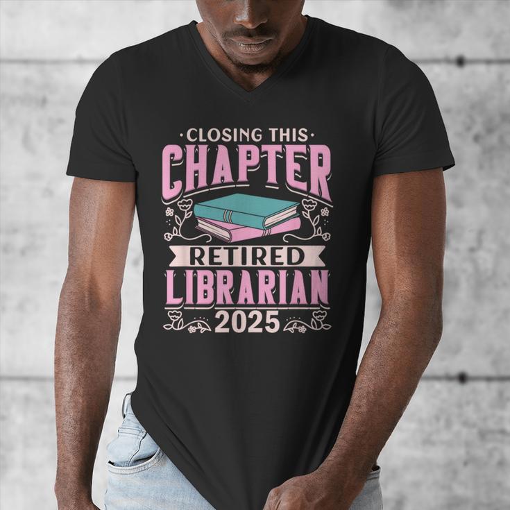 Closing This Chapter Retired Librarian 2025 Book Retirement Men's V-Neck T-Shirt
