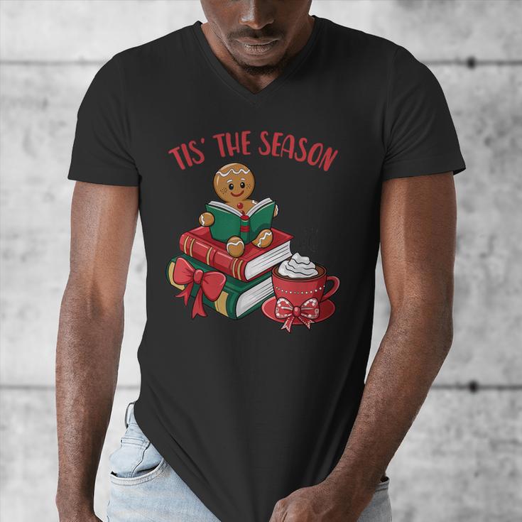 Cute Gingerbread Man Reading Book Nerd Christmas Bookish Men's V-Neck T-Shirt Cute Gingerbread Man Reading Book Nerd Christmas Bookish Men's V-Neck T-Shirt