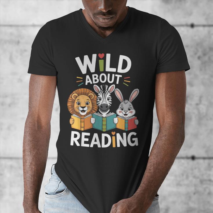 Cute Wildlife Zoo Animals For Book Reader Bookworms Men's V-Neck T-Shirt Cute Wildlife Zoo Animals For Book Reader Bookworms Men's V-Neck T-Shirt