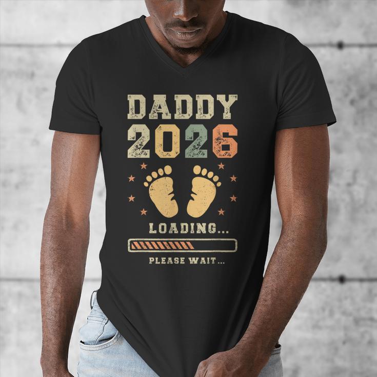 Daddy 2026 Loading Baby Announcement Expecting Dad To Be Men's V-Neck T-Shirt
