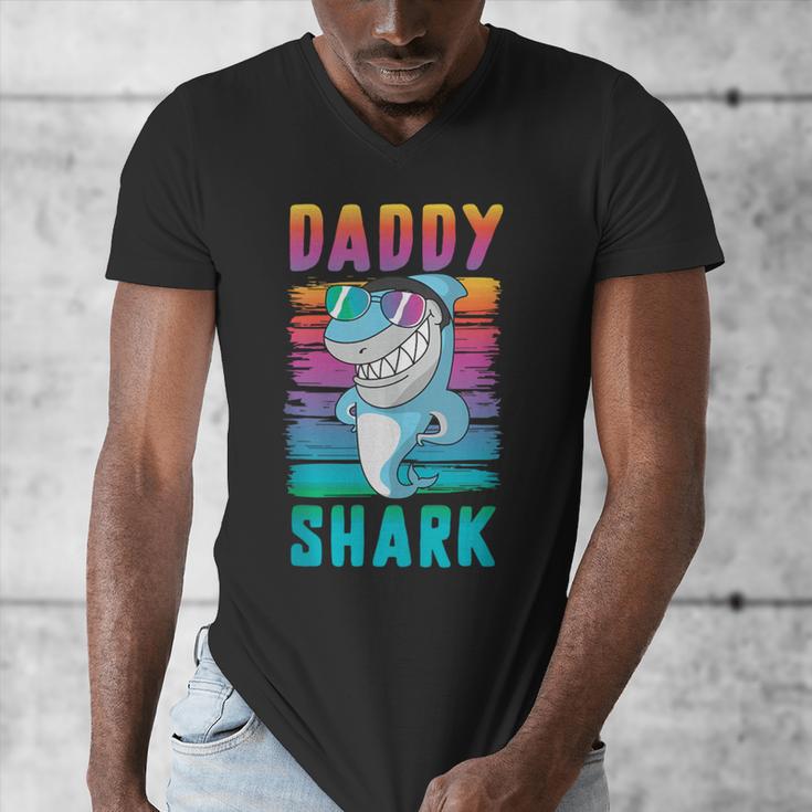 Daddy Shark Retro Vintage Dad Men's V-Neck T-Shirt Daddy Shark Retro Vintage Dad Men's V-Neck T-Shirt