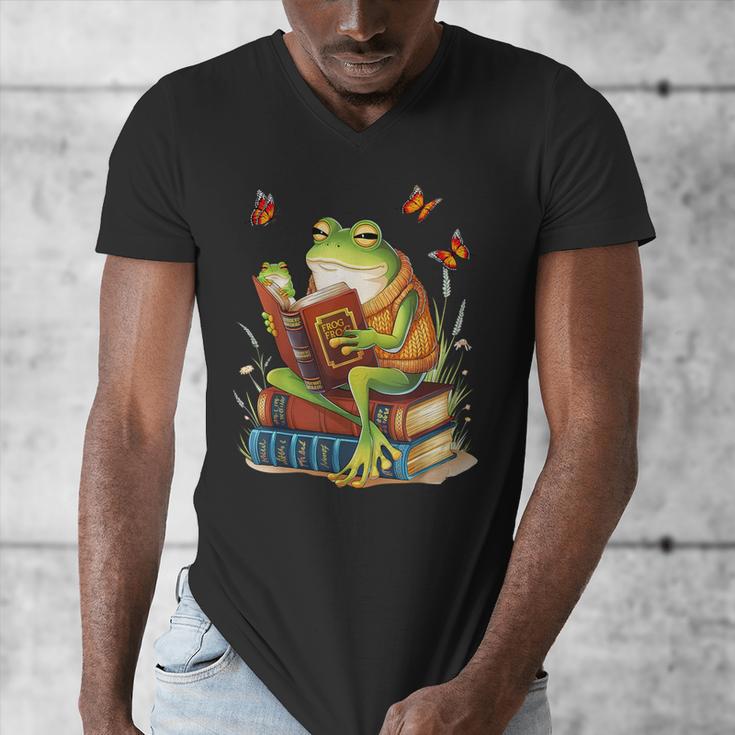Frog & Toad Fishing Vintage Classic Book Frog Reading Book Men's V-Neck T-Shirt