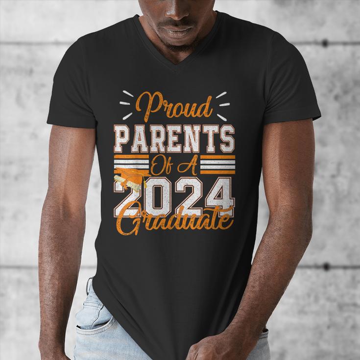 Graduation Proud Parents Of a 2024 Graduate For Mom And Dad Men's V-Neck T-Shirt