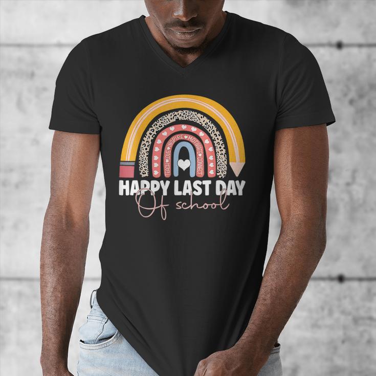 HAPPY LAST OF DAY SCHOOL Rainbow Teacher Student Graduation Men's V-Neck T-Shirt