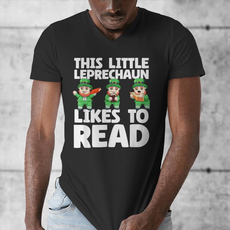This Little Leprechaun Likes To Read St Patrick's Day Book Men's V-Neck T-Shirt