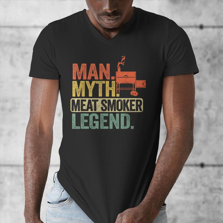 Man Myth Meat Smoker Legend Dad Grillfather BBQ Meat Smoking Men's V-Neck T-Shirt