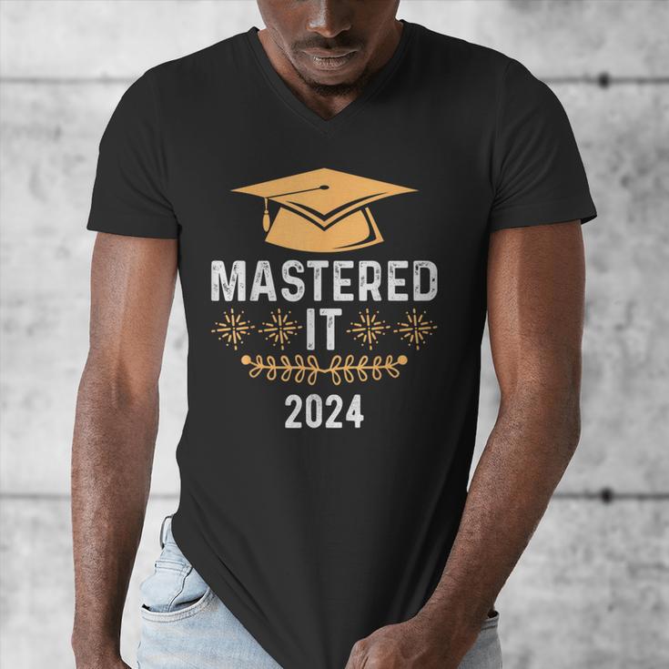 Mastered It 2024 Masters Degree Graduation Graduate Mba Men's V-Neck T-Shirt