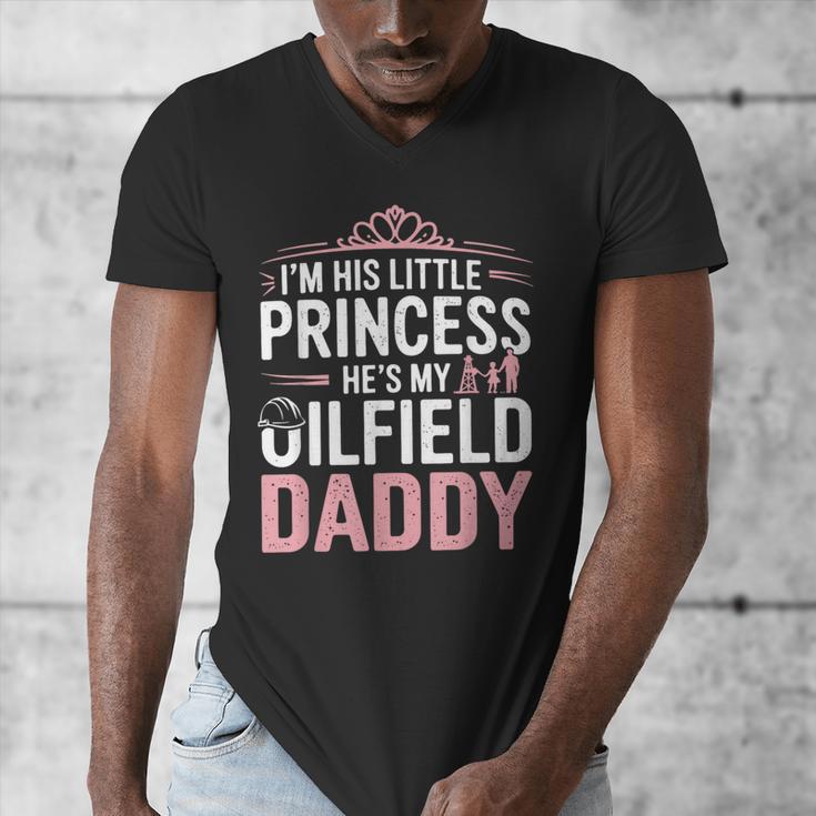 Oilfield Dad Oilfeild My Daddy Works In The Oilfield Men's V-Neck T-Shirt
