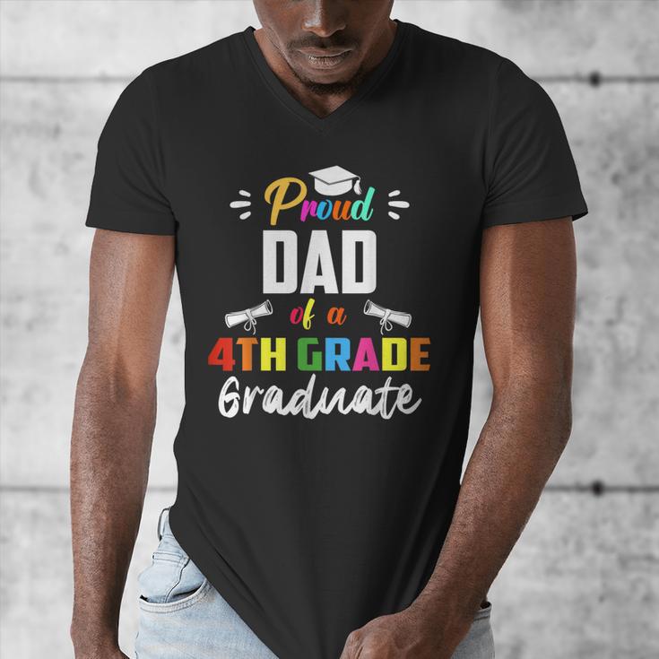 Proud DAD Of A 4th Grade Graduate Graduation 2024 Senior 24 Men's V-Neck T-Shirt