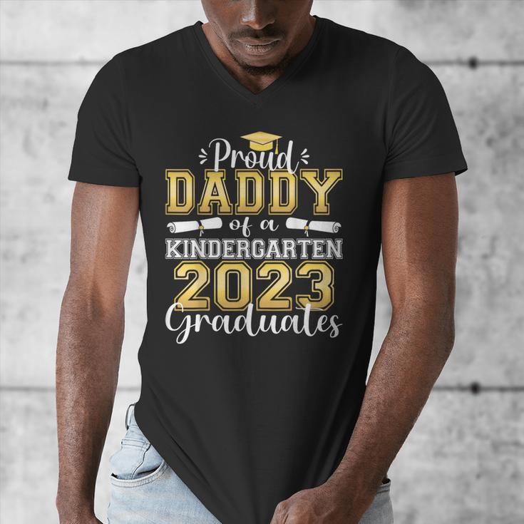 Proud Daddy Of Kindergarten Graduate 2023 Graduation Daddy Men's V-Neck T-Shirt