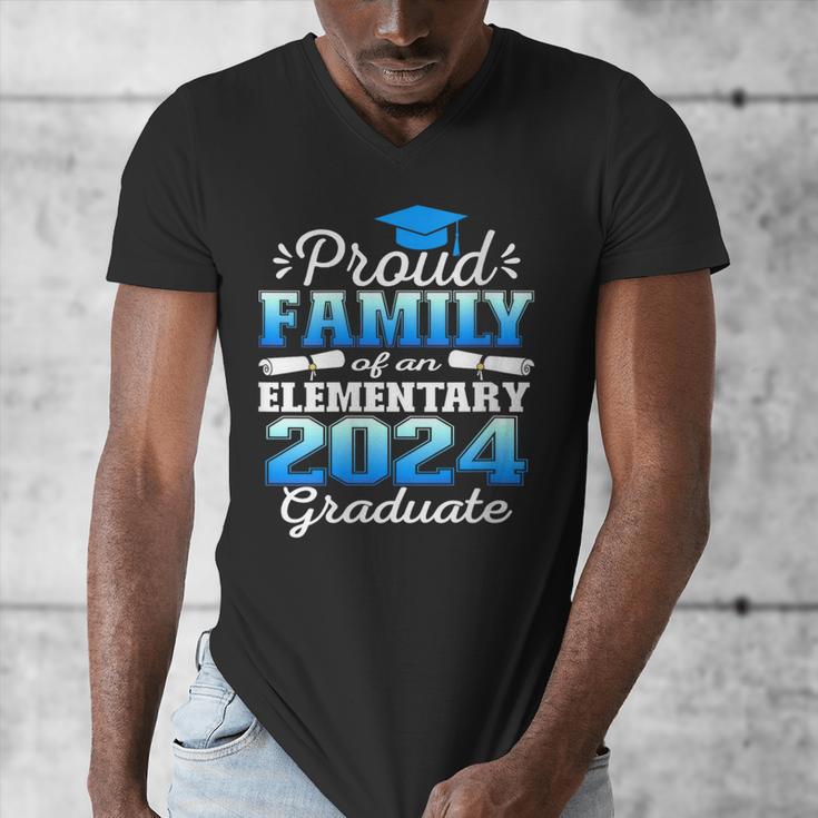 Proud Family Of 5th Grade Graduate 2024 Family Graduation Men's V-Neck T-Shirt