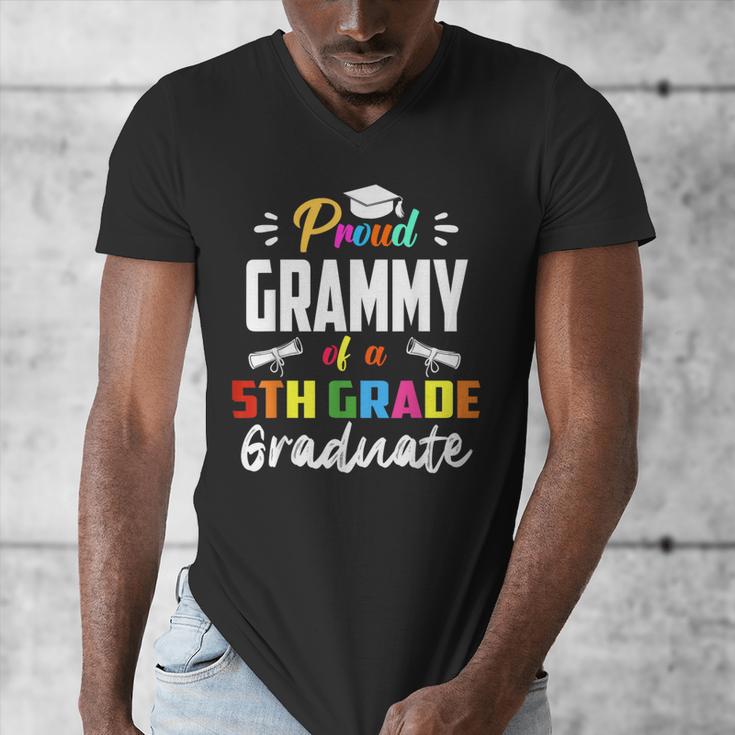 Proud GRAMMY Of A 5th Grade Graduate Graduation 2024 Senior Men's V-Neck T-Shirt