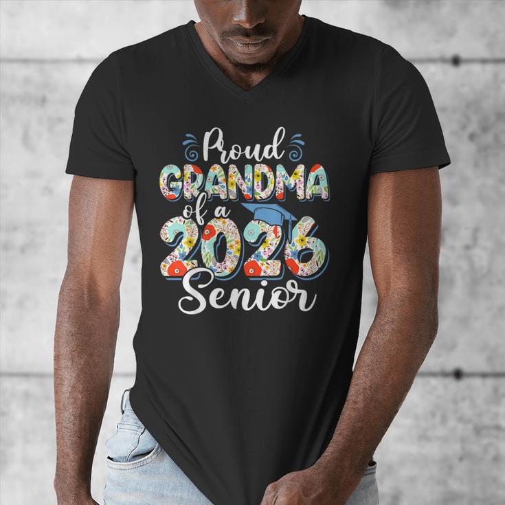 Proud Grandma Of a 2026 Graduate For Family Graduation Men's V-Neck T-Shirt